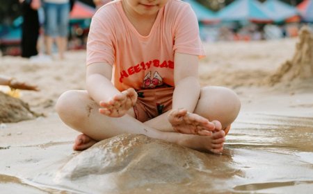 お茶でも牛乳でもなくカフェラテ フィリピンの砂浜