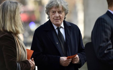 Oscar-winning U.K. playwright Tom Stoppard dies at 88