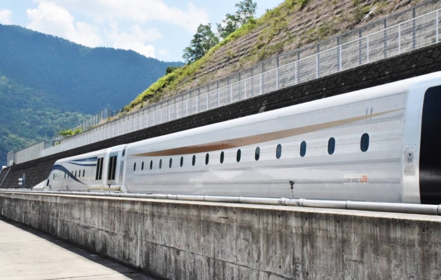 Japan’s maglev is a train to nowhere that continues to wow the crowds