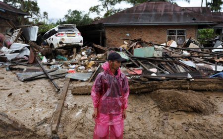 Race to get aid to Asia flood survivors as toll tops 1,200