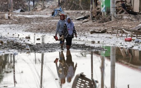 Hardships mount in Indonesia and Sri Lanka as flood tolls rise