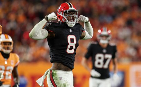 Falcons edge slumping Buccaneers on field goal as time expires