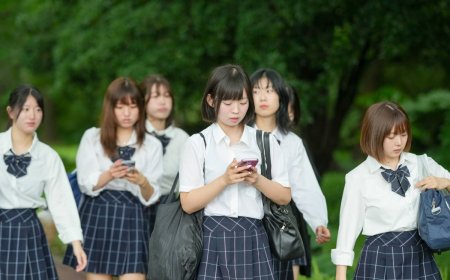It’s time for Japan to ban smartphones in schools