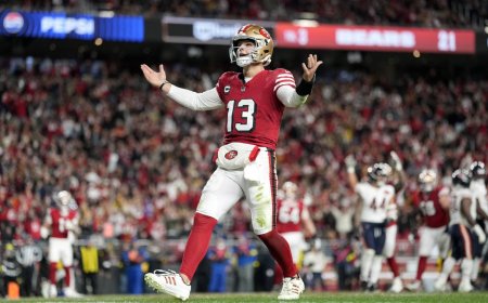 Brock Purdy accounts for 5 TDs as 49ers hang on in shootout with Bears
