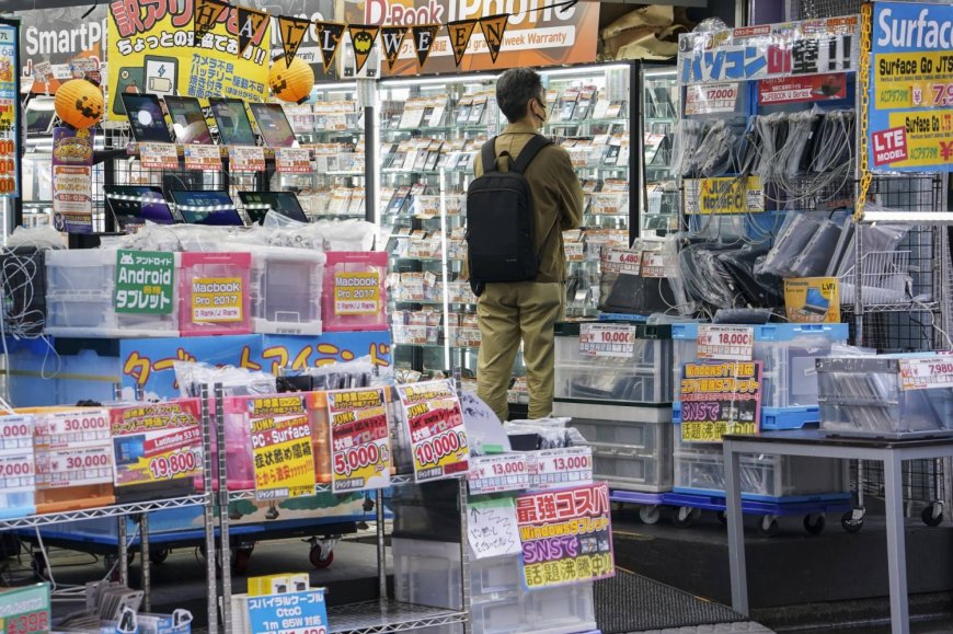 Japan’s household outlays fall in sign of fragile domestic demand
