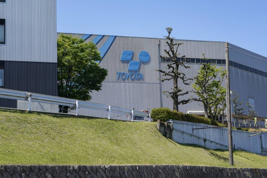 Toyota Industries buyout bid dips 16% below stock holdings