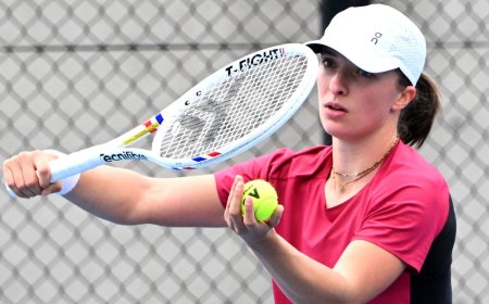 Swiatek says women's tennis does not need 'Battle of the Sexes'