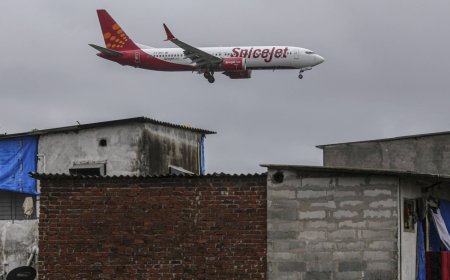 Crises at top India airlines strain aviation boom