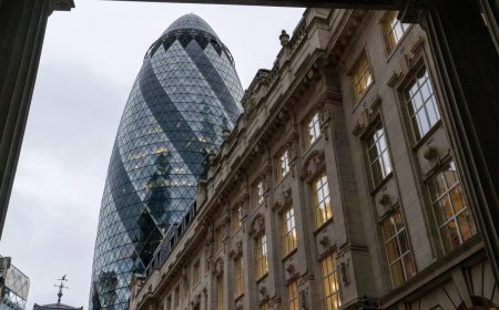 Japanese funds sell most U.K. bonds since 2011 amid fiscal concern