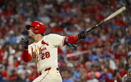Diamondbacks acquire eight-time All-Star Nolan Arenado from Cardinals