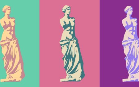 When the museum is closed, a girl falls in love with a statue