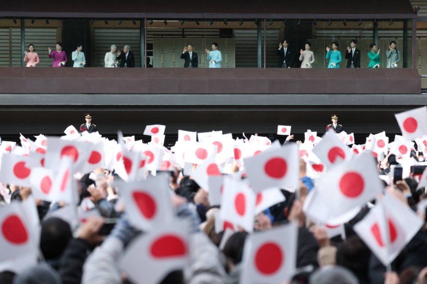 Imperial family members host New Year's greetings