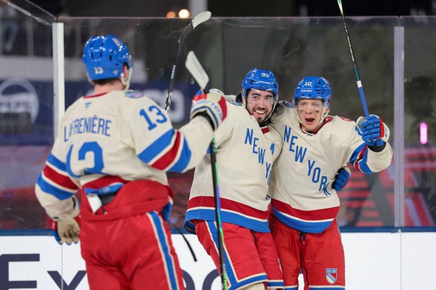 Rangers ride Mika Zibanejad's hat trick to Winter Classic win over Panthers