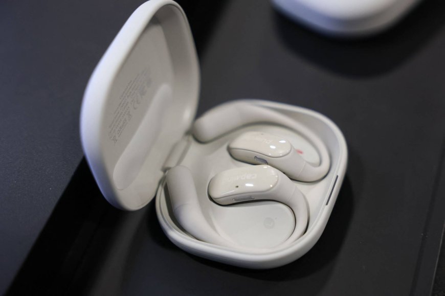 From music to mind reading: AI startups bet on earbuds