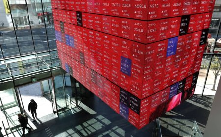 Takaichi may beat Abe in luring global money to Japan stocks