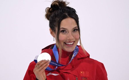 Fans debate Eileen Gu's interaction with reporter as clip goes viral