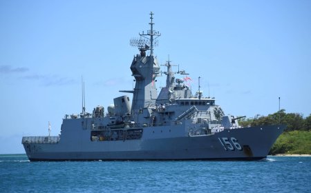 Australian warship transits Taiwan Strait, tracked by Chinese Navy