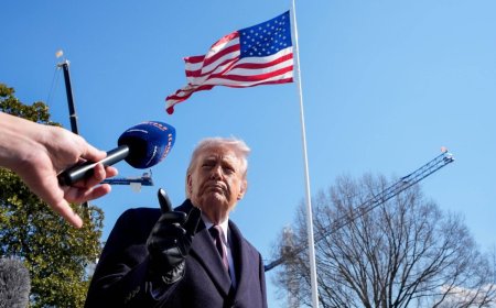 Trump administration seeks delay in tariff refund fight