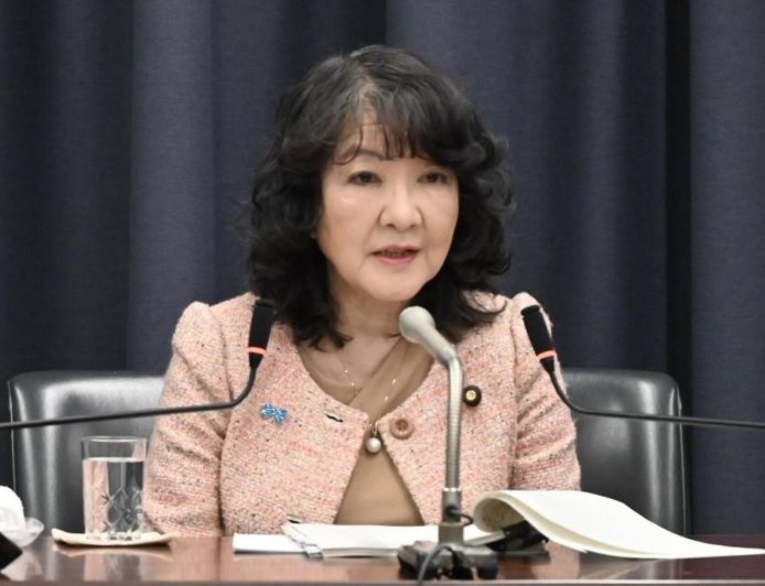 Katayama says Takaichi wasn’t emphasizing weak yen merit