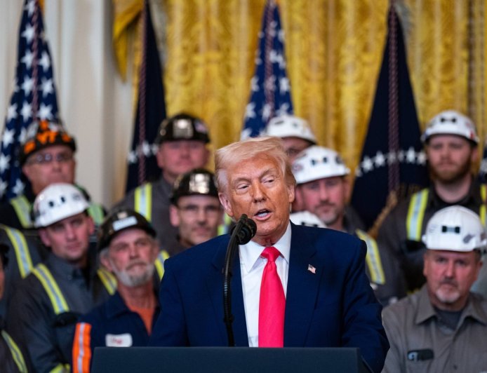 Trump to direct Pentagon to buy coal in bid to revive industry