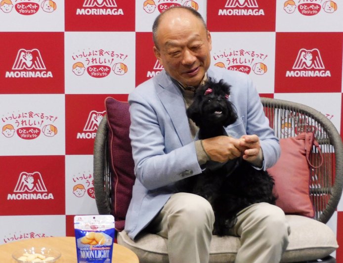 Morinaga launches treats that dogs and people can share