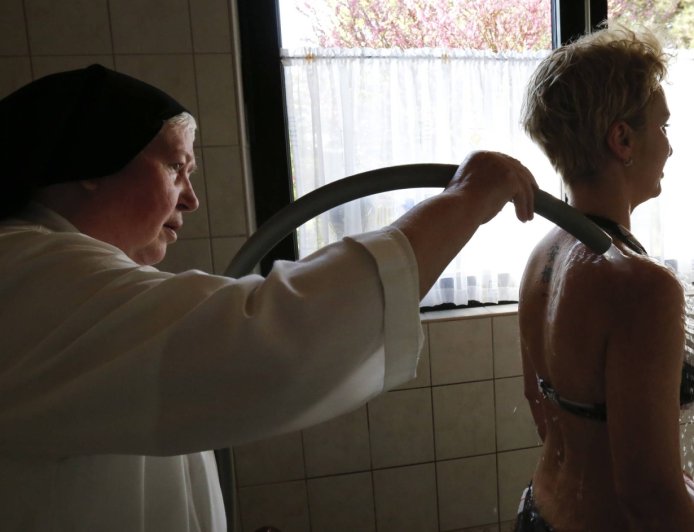 New study probes why chronic pain lasts longer in women