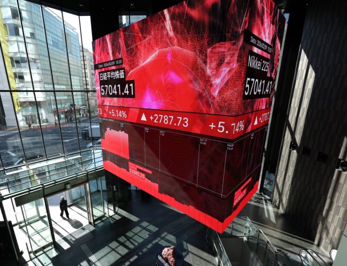 Drive to unlock $840 billion in cash lifts Japan stocks outlook