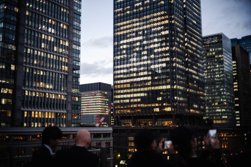 More profit-making companies cutting jobs in Japan