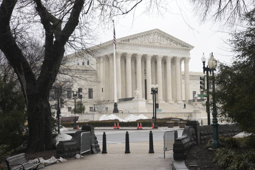 'Embarrassment to their families': Trump denounces Supreme Court justices after tariffs ruling