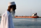 Trump sends peace plan as Iran opens to 'non-hostile' oil vessels