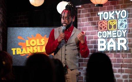 From clicks to claps: Online comics seek the stage