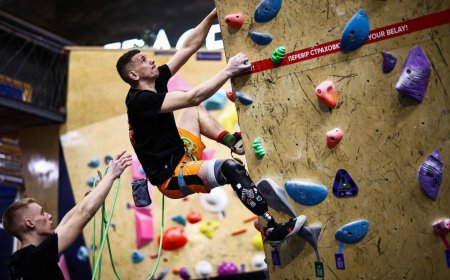 ‘It’s adrenaline’: Ukraine amputee veterans climb for recovery