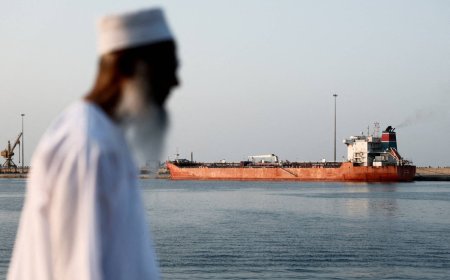 Trump sends peace plan as Iran opens to 'non-hostile' oil vessels
