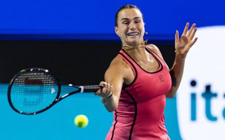 Sabalenka sails past Rybakina to set up Miami Open final against Gauff