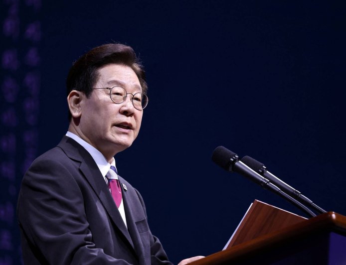 South Korea's Lee to take steps for better ties with Japan