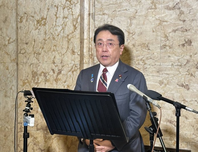 Akazawa heading to U.S. to discuss more projects under $550 billion pledge