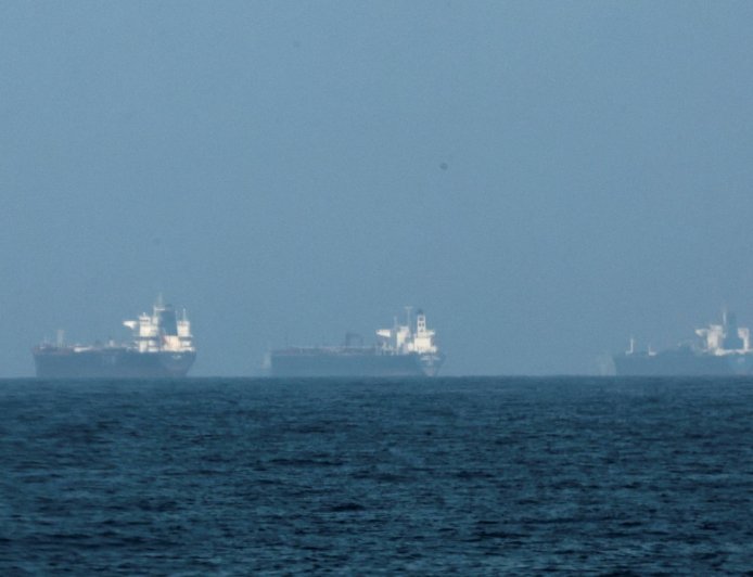 Trump says U.S. will escort and insure oil tankers amid the Iran war