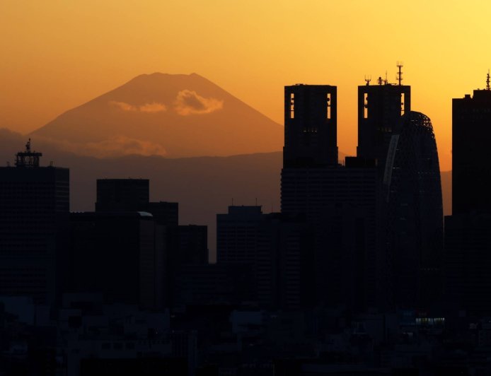 Japan’s investors sell most overseas bonds since 2024 last month