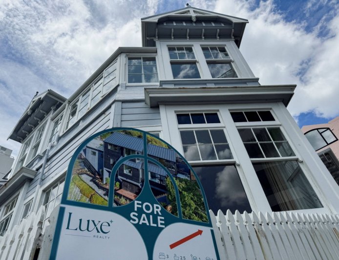 New Zealand struggles to regain economic mojo without housing recovery