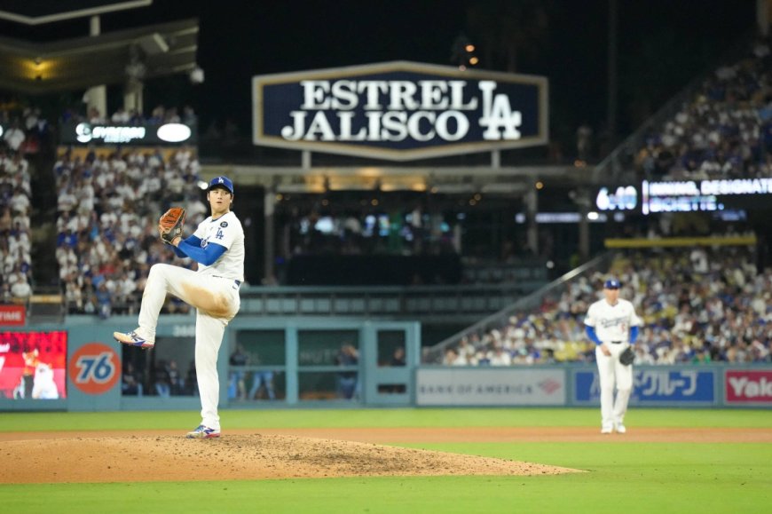 Uniqlo looks to cash in on Dodgermania with partnership deal