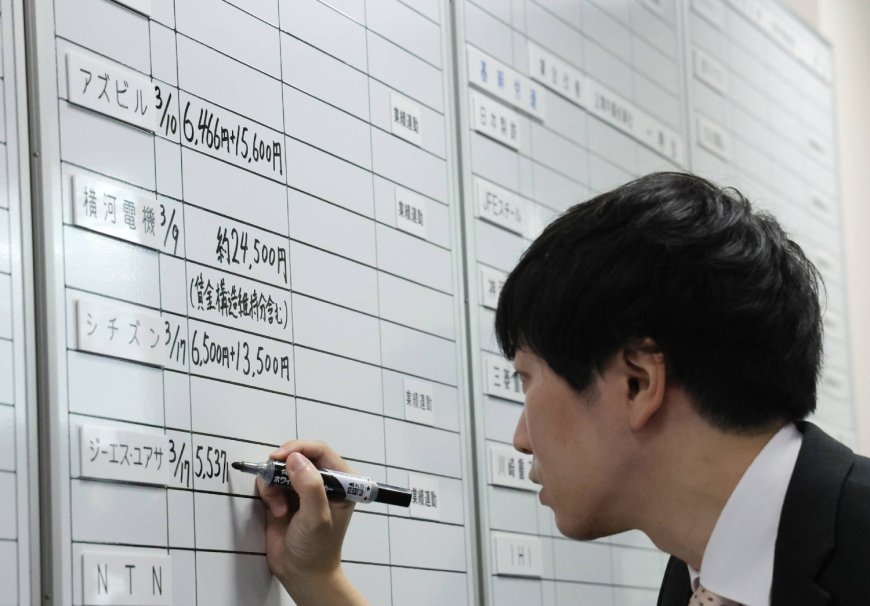 Many major Japanese companies agree to pay hike demands in full