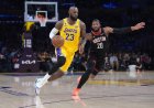 LeBron James and Lakers ground Rockets in Game 1 of playoff series