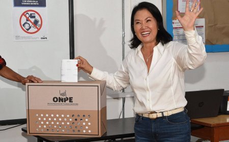 Peru election marred by delays as conservatives lead early count