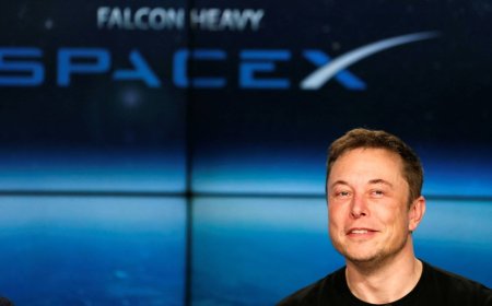 Musk’s SpaceX tries to woo Wall Street with analyst meetings this week, sources say