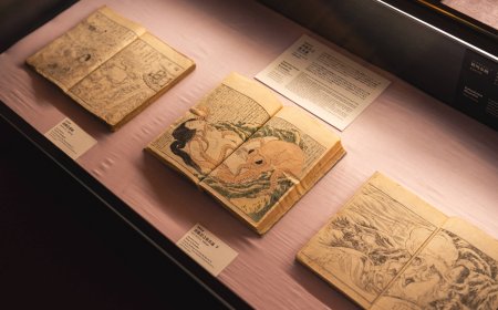 Hokusai’s erotic art on display at a Kabukicho noh theater