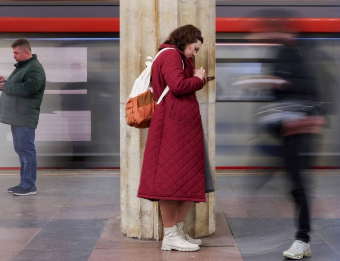 Russian women decry therapy plan to get them to have children