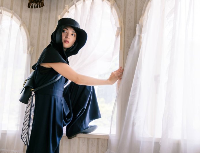 ‘How to Steal the Gold’ spins real crime into playful heist fun