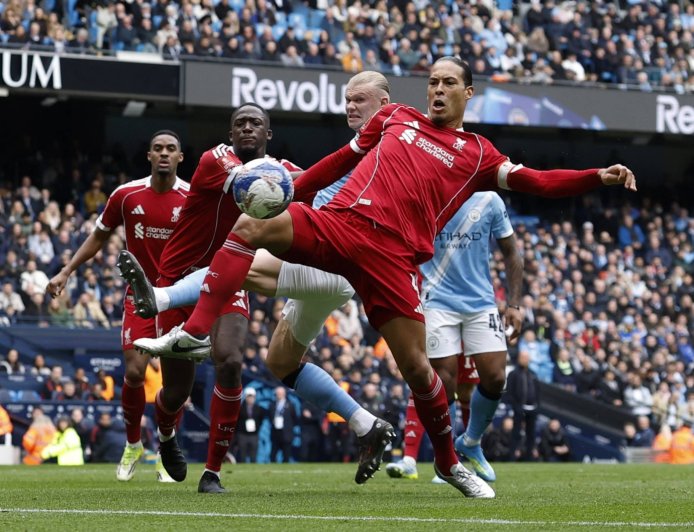Liverpool's Virgil Van Dijk apologizes for performance against Man City