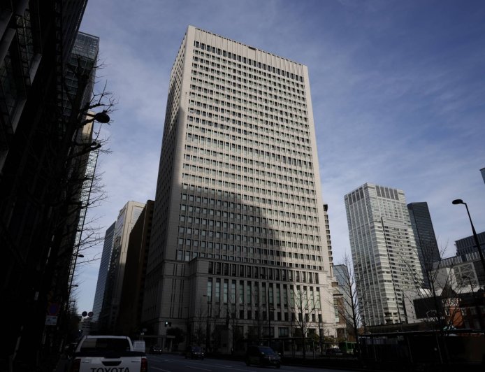 SMFG and Nippon Life discuss $3 billion LBO loan fund