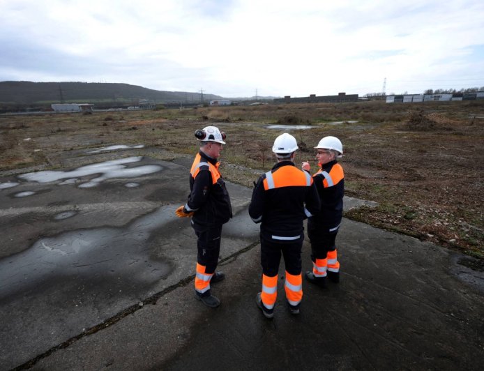 Data-center builders eyeing AI gold rush waiting years for U.K. grid connections